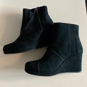 New Toms Wedge Ankle Boots size 9